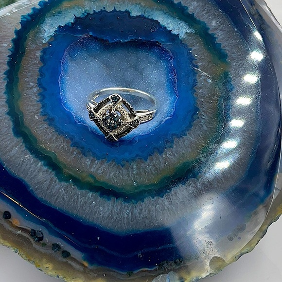 Vtg. Sterling Silver Ring With Blue & White Sapphires. Ring Size 8 - Picture 3 of 9